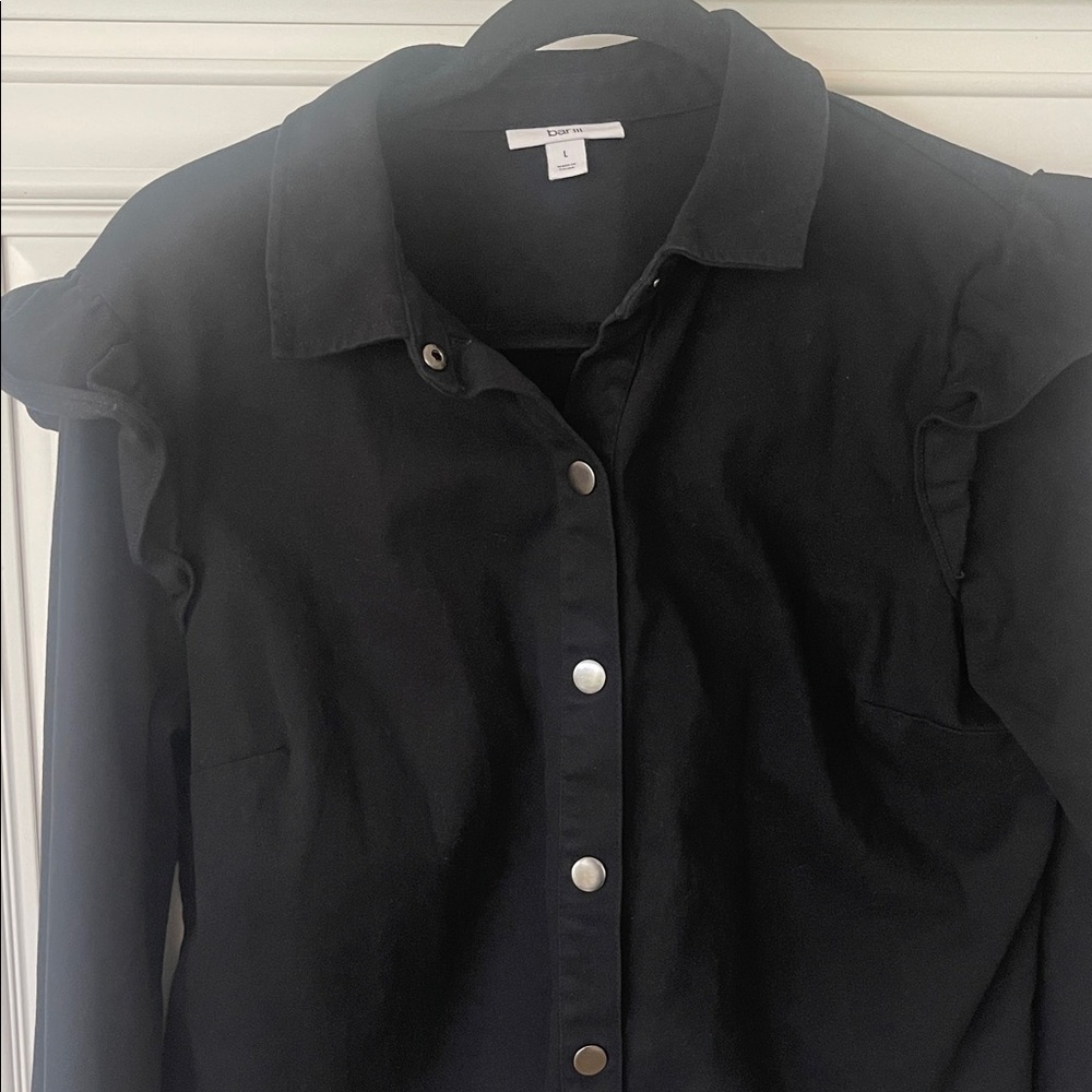 Bar III long sleeve button-down collared ruffle shoulder jacket shirt sz L
